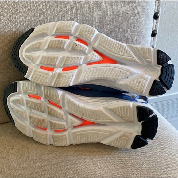 New Balance Women’s 690V4 Speed Ride Sneaker Running Shoes - Picture 9 of 9